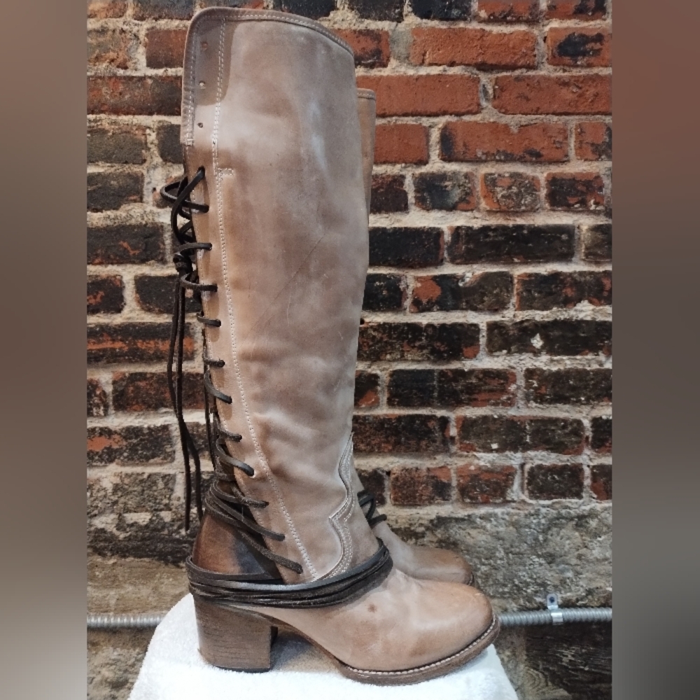 Freebird Coal Beige Leather Boots 9